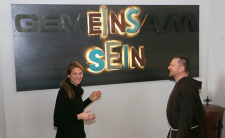 Kunstinstallation 'Einssein' von Karen Gleissner in der Innsbrucker Kapuzinerkirche