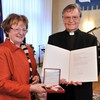 Ehrenzeichen-Verleihung der Stadt Wien an Bischofsvikar Rühringer