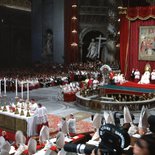 Papst Paul VI. bei der Eröffnung der vierten Session des II. Vatikanischen Konzils in der Peterskirche.