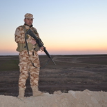 Nordirak, Ninive-Ebene, Telskof, Peshmerga-Soldat