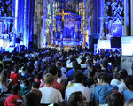 4.000 Jugendliche feiern mit Kardinal Schönborn im Stephansdom