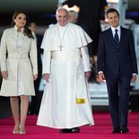 Willkommenszeremonie für Papst Franziskus mit dem mexikanischen Präsidenten Enrique Pena Nieto und seiner Frau Angelica Rivera bei der Ankunft in Mexiko-Stadt am 12. Februar 2016.