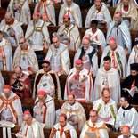 II. Vatikanisches KonzilDie Bischöfe (Konzilsväter) auf ihren Plätzen in der Konzilsaula.