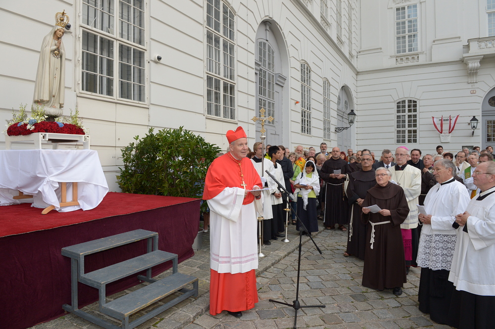 Maria Namen-Feier; Kardinal Christoph Sch?nborn; Josefsplatz