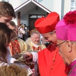 Kirchenweihe in Minsk: Begrüßung mit Brot und Salz