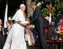 Begrüßungszeremonie für Papst Franziskus im South Lawn des Weißen Hauses am 23. September 2015 in Washington. Bild: US-Präsident Barack Obama begrüßt Papst Franziskus bei der Ankunft.