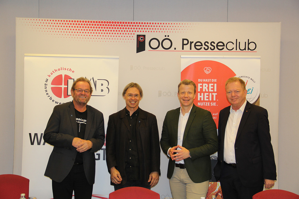 Bild 1: Mag. Ferdinand Kaineder, Diözesanausschuss KMBOÖ und Präsident der Katholischen Aktion Österreich, Bernhard Steiner, Vorsitzender der Katholischen Männerbewegung Oberösterreich, Paul Eiselsberg vom IMAS-Meinungsinstitut, und Peter Riegl, Mitg / Wolfgang Ölz Bild 1: Mag. Ferdinand Kaineder, Diözesanausschuss KMBOÖ und Präsident der Katholischen Aktion Österreich, Bernhard Steiner, Vorsitzender der Katholischen Männerbewegung Oberösterreich, Paul Eiselsberg vom IMAS-Meinungsinstitut, und Peter Riegl, Mitg