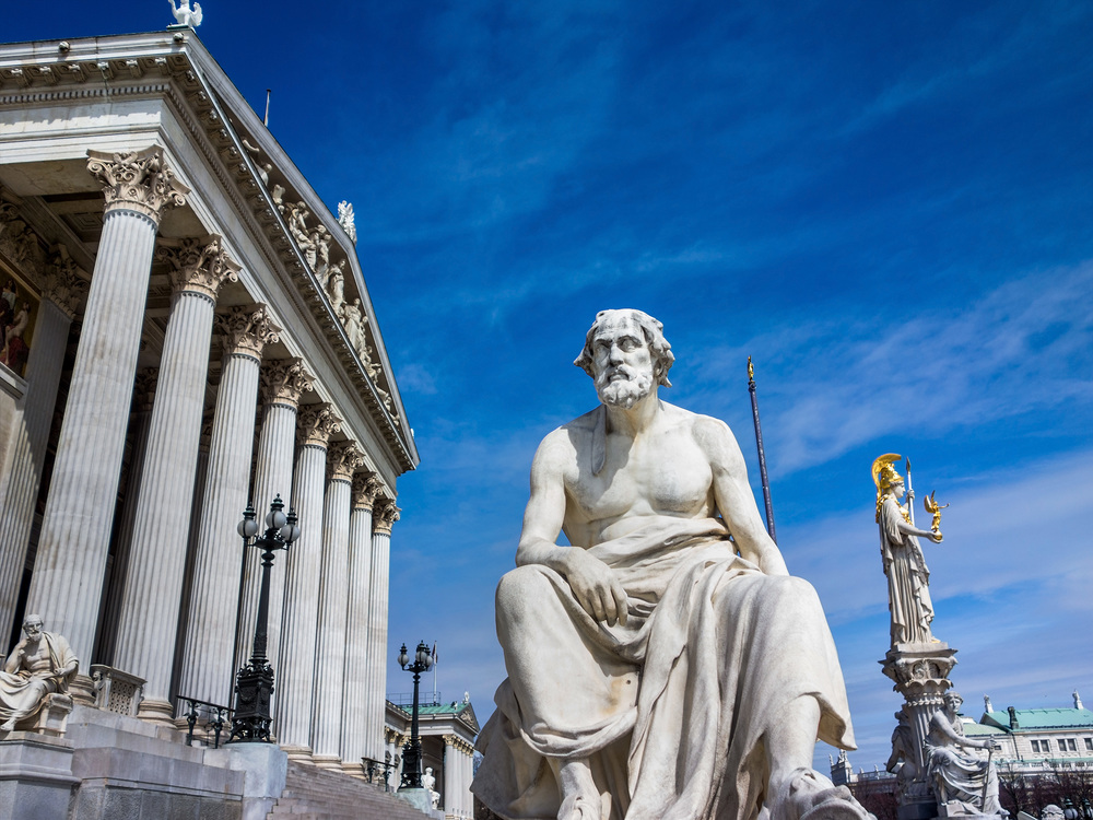 Das Parlament in Wien, ?sterreich. Mit der Statue der ' Pallas Athene' der griechischen G?ttin f?r  Weisheit.