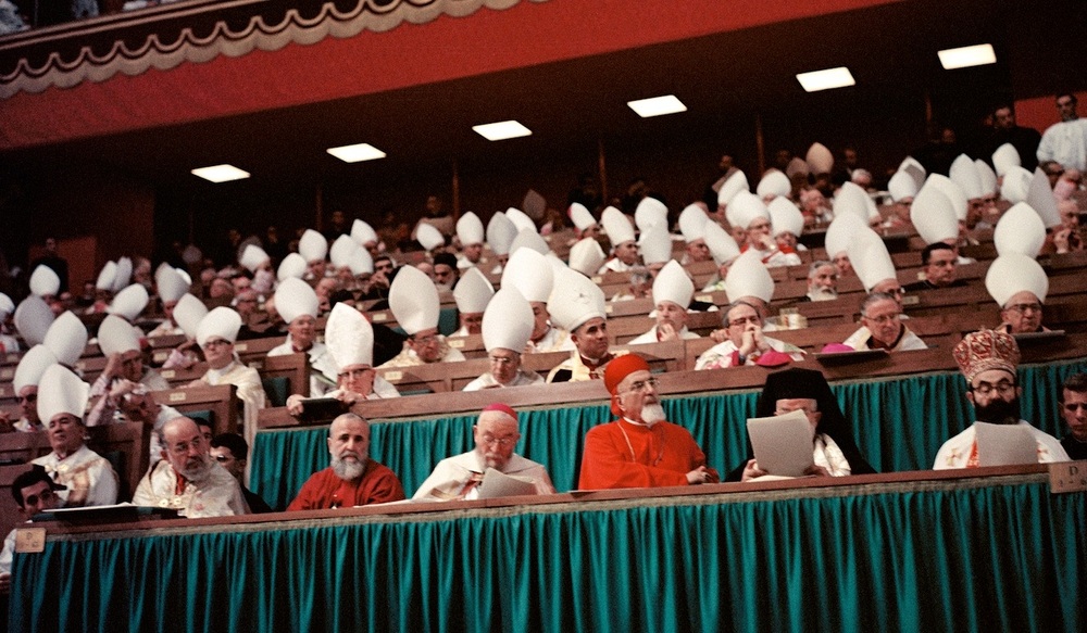 Tribüne mit Konzilsvätern und Empore der Sekretäre / Lothar Wolleh, CC BY-SA 3.0, via Wikimedia Commons 60 Jahre Konzilsjubiläum: Theologen plädieren für neues Konzil