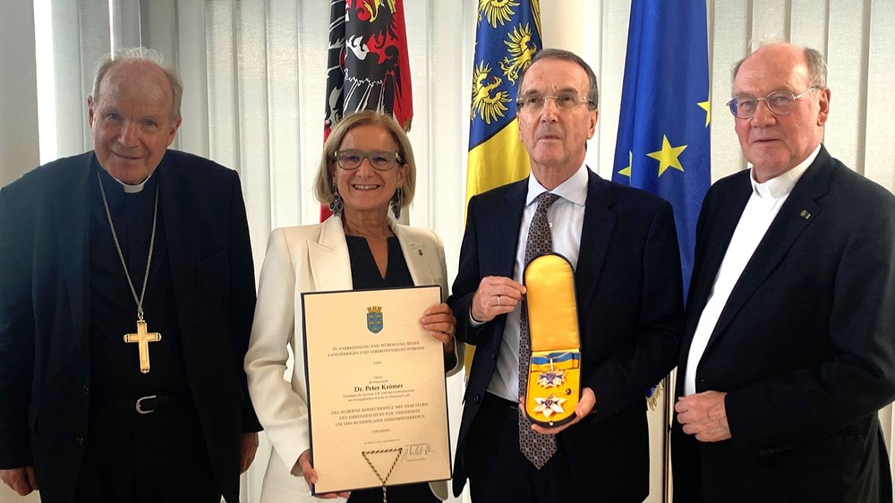 Ehrung des Landes NÖ für Peter Krömer / Kathpress / Wuthe
