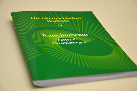 Bischofskonferenz publiziert neuen Leitfaden zur Erwachsenentaufe