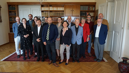 Theologin: Heiligkeit und Ketzerei zwei Seiten derselben Medaille