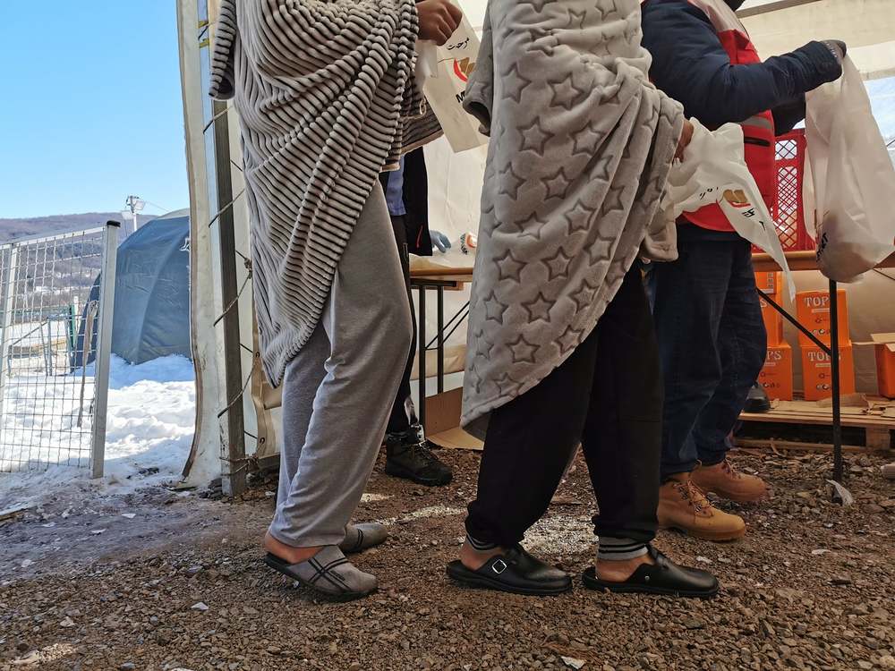 Bosnien: Flüchtlingscamp nahe Bihac / Caritas Österreich/ Bettina Riha Fink