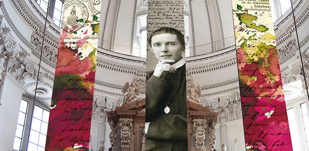 Fahnen des Künstlers Karl Hartwig Kaltner im Salzburger Dom erinnern an Maria Theresia Ledochowska