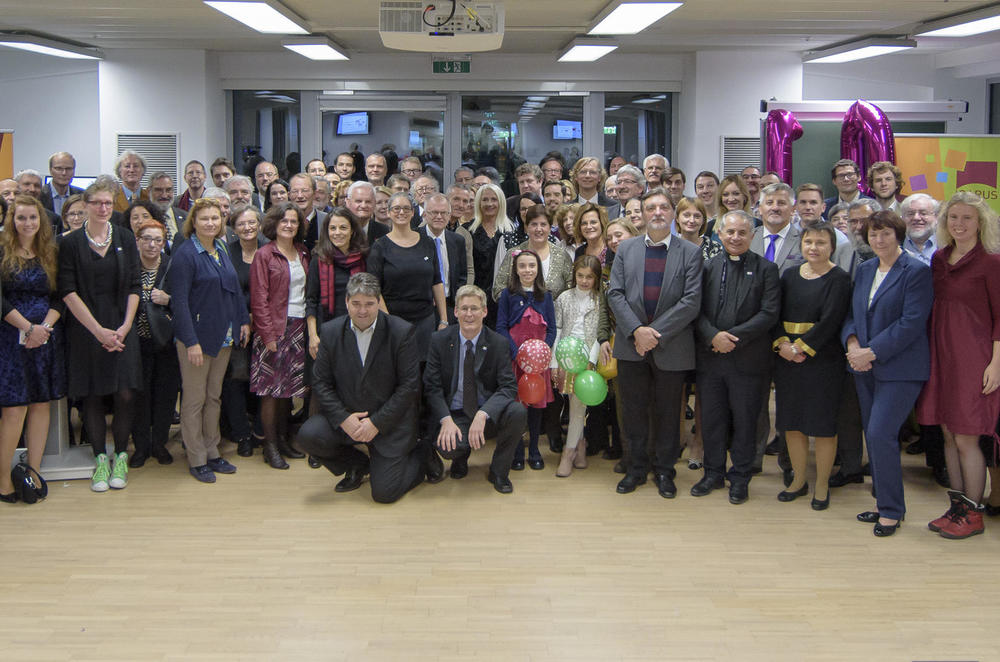 Festakt anlässlich des zehnjährigens Bestehens des Internationalen Zentrums für Archivforschung in Wien Teilnehmerfoto