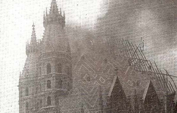 Brand des Stephansdom im April 1945 / Dombauhütte Wien