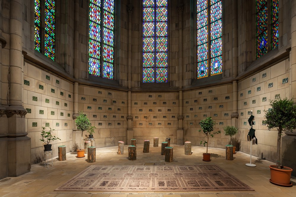 Rauminstallation im Linzer Mariendom / Ulrich Kehrer