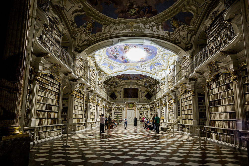 Klosterbibliothek Admont bei Nacht