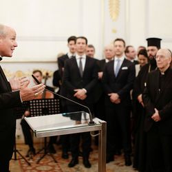 Am 4. Dezember 2018 empfingen Bundeskanzler Sebastian Kurz und Bundesminister Gernot Bl?mel Vertreter christlicher Religionen im Bundeskanzleramt. Im Bild der Erzbischof von Wien Kardinal Christoph Sch?nborn (l.).