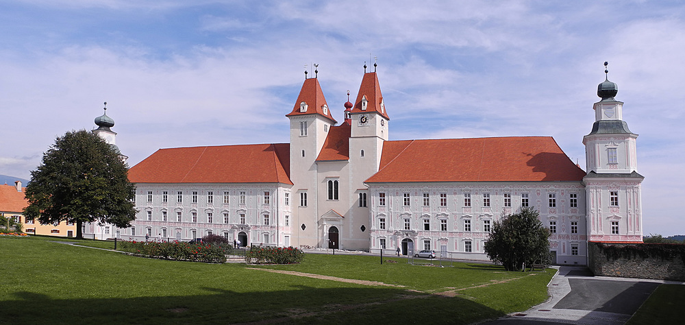 Dutchman flying, CC BY-SA 4.0 , via Wikimedia Commons