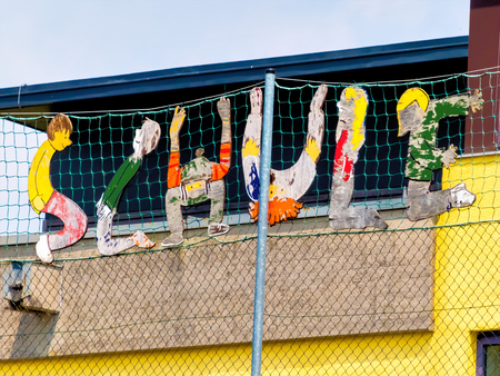 Schule bunte Schrift / Erwin Wodicka - wodicka@aon.at, Erwin Wodicka Schule, bunte Schrift, Symbol, lik für Bildung, Schulpflicht, Lernen