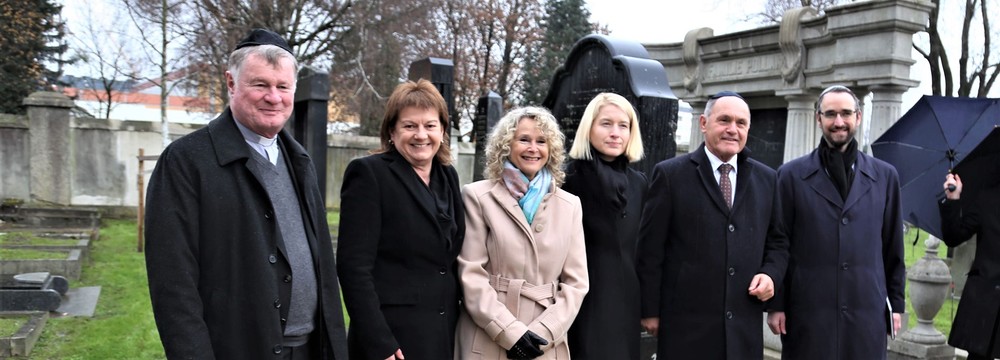 Linz: Generalsanierter jüdischer Friedhof an Stadt übergeben