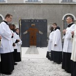 Bischof Schwarz öffnet „Heilige Pforte“ des Klagenfurter Domes