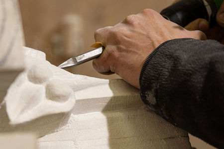 Die Arbeit der Dombauh?tte tr?gt wesentlich zur permanenten und nachhaltigen Pflege des jeweiligen Doms bei und ist ein Garant f?r die Erhaltung und Weitergabe traditioneller Handwerkstechniken.