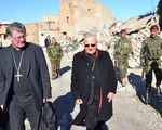 Nordirak, Ninive-Ebene, zerstörte Christenstadt Batnaya, Bischof Manfred Scheuer,l Patriarch Louis Sako, Peshmerga-Soldaten