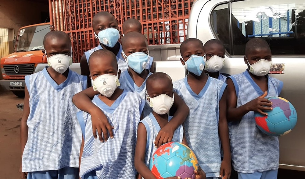 Kinder in Sierra Leone während der Pandemie / Jugend Eine Welt