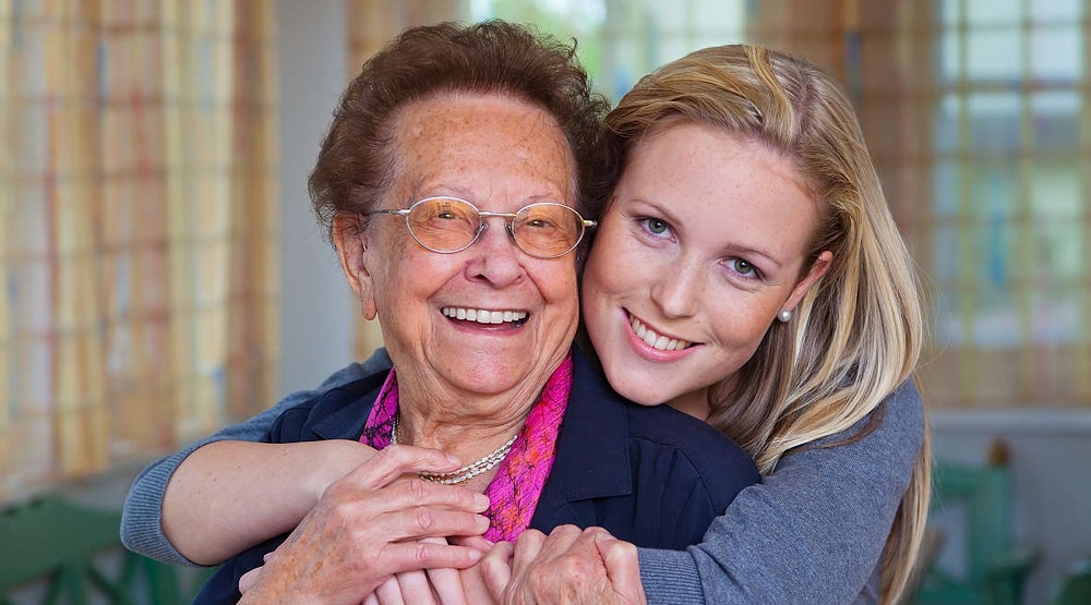 Großmutter mit Enkelin