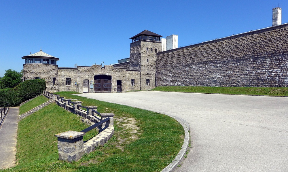 KZ Mauthausen / Dnalor 01, CC BY-SA 3.0 AT, via Wikimedia Commons