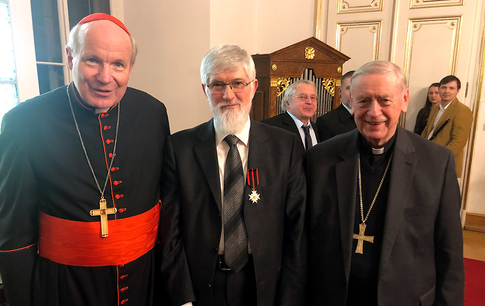 Päpstliche Auszeichnung für kirchlichen Entwicklungsexperten Hödl / kathbild.at / Franz Josef Rupprecht Päpstliche Auszeichnung für kirchlichen Entwicklungsexperten Hödl