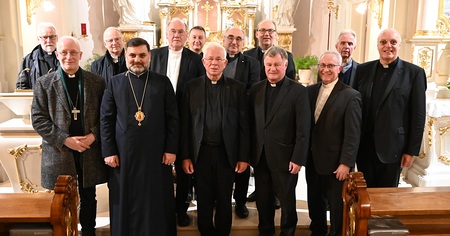 Begegnung der Bischofskonferenz mit dem armenisch-apostolischen Bischof Tiran Petrosyan