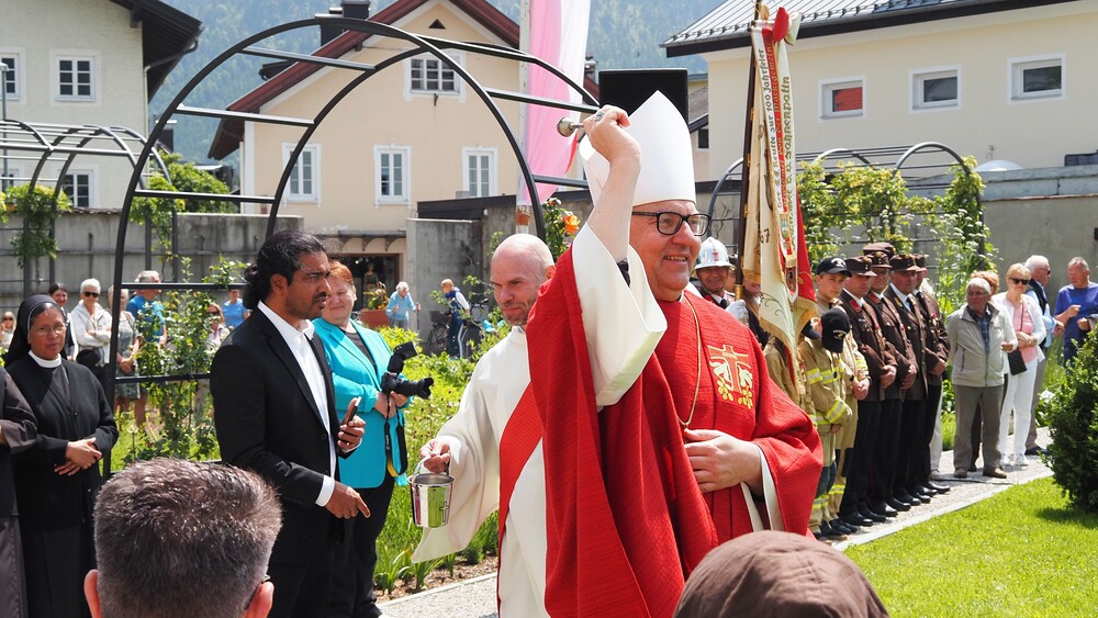 Tirol: Klostergarten in Reutte mit interreligiöser Feier eröffnet