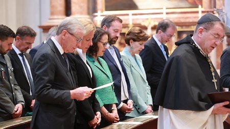 Interreligiöse Feier in der Kajetanerkirche;Die neue Legislaturperiode startet mit einer interreligiösen Feier in der Kajetanerkirche. Anschließend konstituiert sich ab zirka 9.15 Uhr der Salzburger Landtag im Chiemseehof. Im Bild: Landeshauptmann 