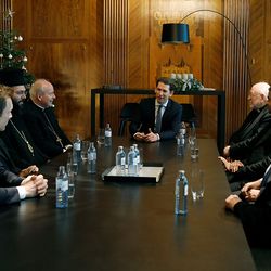 Am 4. Dezember 2018 empfingen Bundeskanzler Sebastian Kurz (m.) und Bundesminister Gernot Bl?mel (l.) Vertreter christlicher Religionen im Bundeskanzleramt.