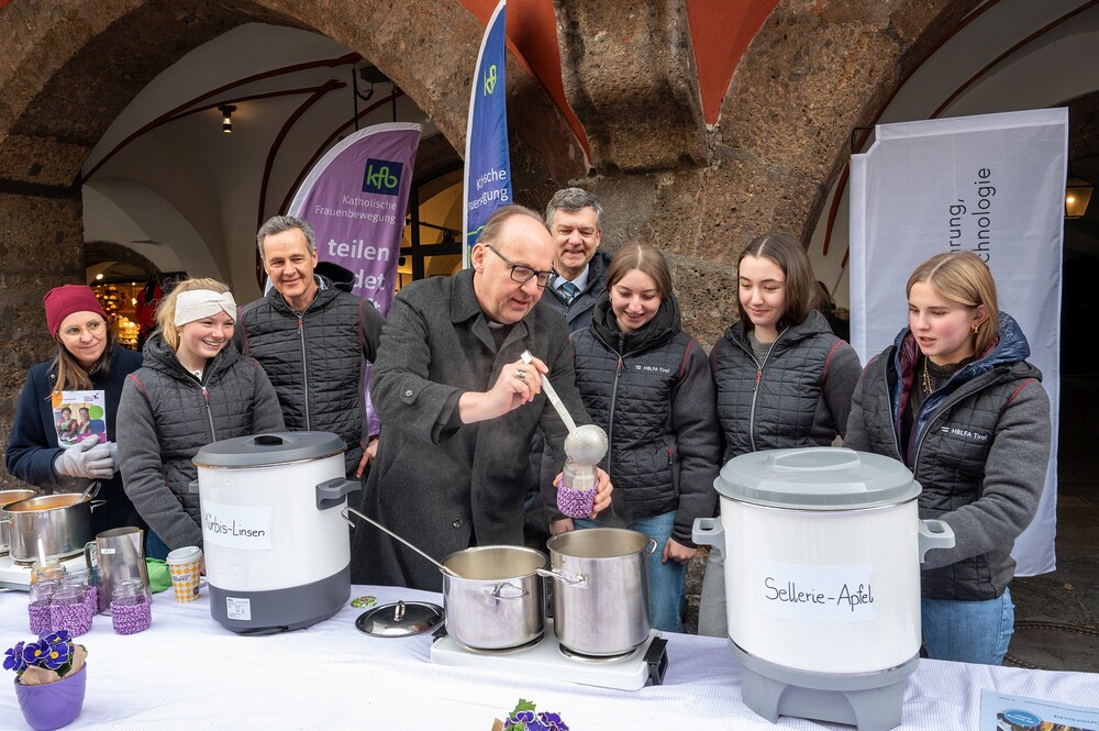 Bischof Glettler beim Fastensuppenessen 2026