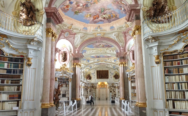 Martin Haltrich aus dem Stift Klosterneuburg fand bisher 'womöglich älteste Schriftstücke in deutscher Sprache' im steirischen Stift Admont - Experten datieren Fragmenten aus Latein-Wörterbuch auf das Jahr 80