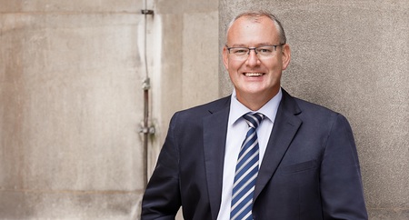 Photo by: Joseph Krpelan (www.derknopfdruecker.com)