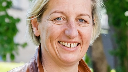 BILD zu OTS - Kristina Edlinger-Ploder ?bernimmt die Aufgaben als Vizepr?sidentin der Caritas ?sterreich mit 1. Juli 2021. Sie ist mit der Caritas-Arbeit durch ihre beruflichen Stationen seit ?ber 20 Jahren verbunden, fungiert als Vorsitzende des Kur