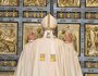 Eröffnung des Heiligen Jahres der Barmherzigkeit durch Papst Franziskus am 8. Dezember 2015 im Vatikan. Bild: Papst Franziskus öffnet die Heilige Pforte im Petersdom.