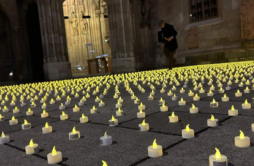 Lichteraktion erinnert an durch Abtreibung verstorbene Kinder