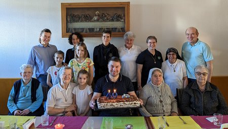 Ukrainische Familie in Wohngemeinschaft mit Schwestern der Schmerzhaften Mutter in Wien-Simmering