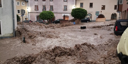 Hallein Hochwasser Altstadt Kotbach Unwetter Mure FF Puch
