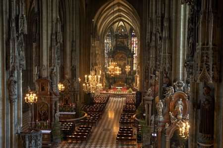 Stephansdom / Rupprecht@kathbild.at, Franz Josef Rupprecht Kirchenschiff, Stephansdom. Wien, 26.5.2005