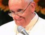 Papst Franziskus streckt den Daumen aus - das Zeichen für 'Alles Ok', bei einem Treffen mit asiatischen Jugendlichen am Solmoe Heiligtum in Dagjin am 15. August 2014. REUTERS/Ahn Young-joon/Pool (SOUTH KOREA - Tags: RELIGION PROFILE POLITICS SOCIETY 