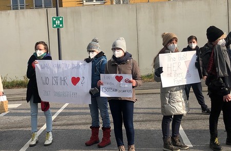 Kritik an Abschiebung von Schülerinnen reisst nicht ab