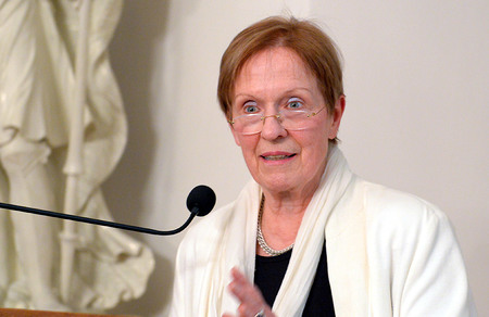 Frühere Diözesanarchivarin und 'Rechte Hand Kardinal Königs' Fenzl 80