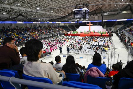 Gottesdienst mit Papst Franziskus am 3. September 2023 in der Steppe-Arena in Ulan Bator (Mongolei).